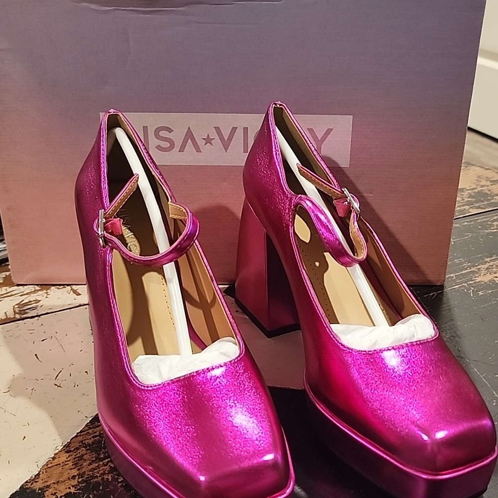 Lisa & Vicky Notice Mary Jane Platform Pump - Rasberry Metallic New In Box
